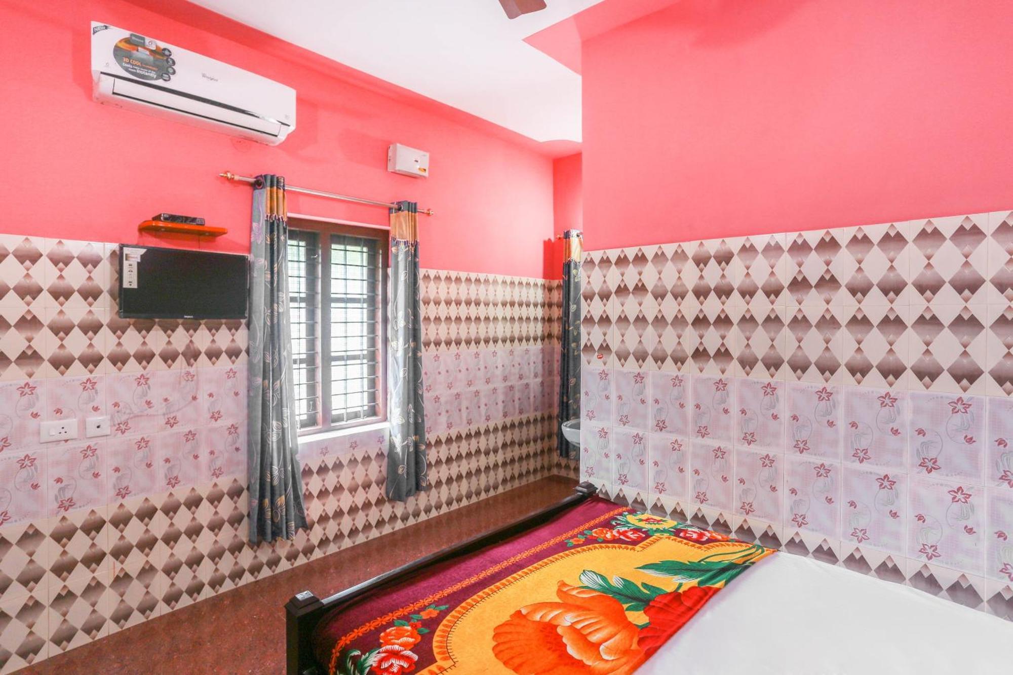 Hotel O Sree Bhadra Tourist Home Coulão Exterior foto